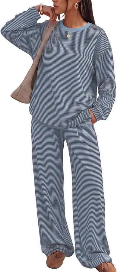 Conjunto de Lounge de 2 Piezas Striped Trendy Queen: Estilo Chic y Versatilidad para Otoño 2026 — imagen 1