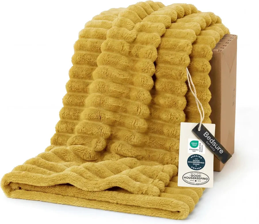 Manta Polar Ultrasuave 127 x 152 cm Amarilla a Rayas — imagen 1