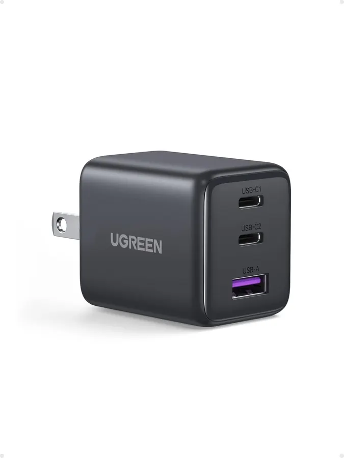 Cargador UGREEN 30W GaN II, 3 puertos USB-C y USB-A, carga rápida múltiple, compacto negro — imagen 1
