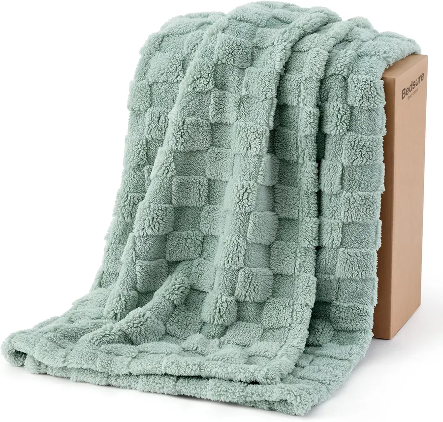Bedsure Manta de forro polar a cuadros color verde salvia - ¡CUPÓN! — imagen 1